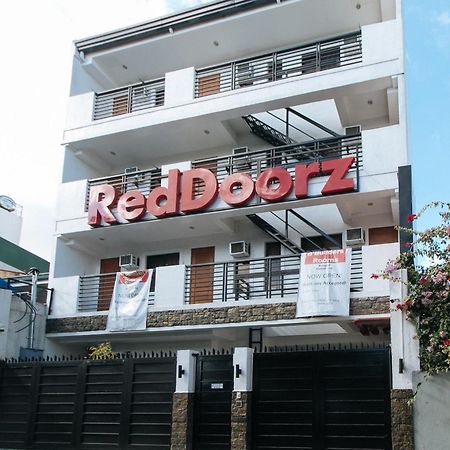 Reddoorz At Dbuilders Rooms Bangkal Makati ماكاتي المظهر الخارجي الصورة