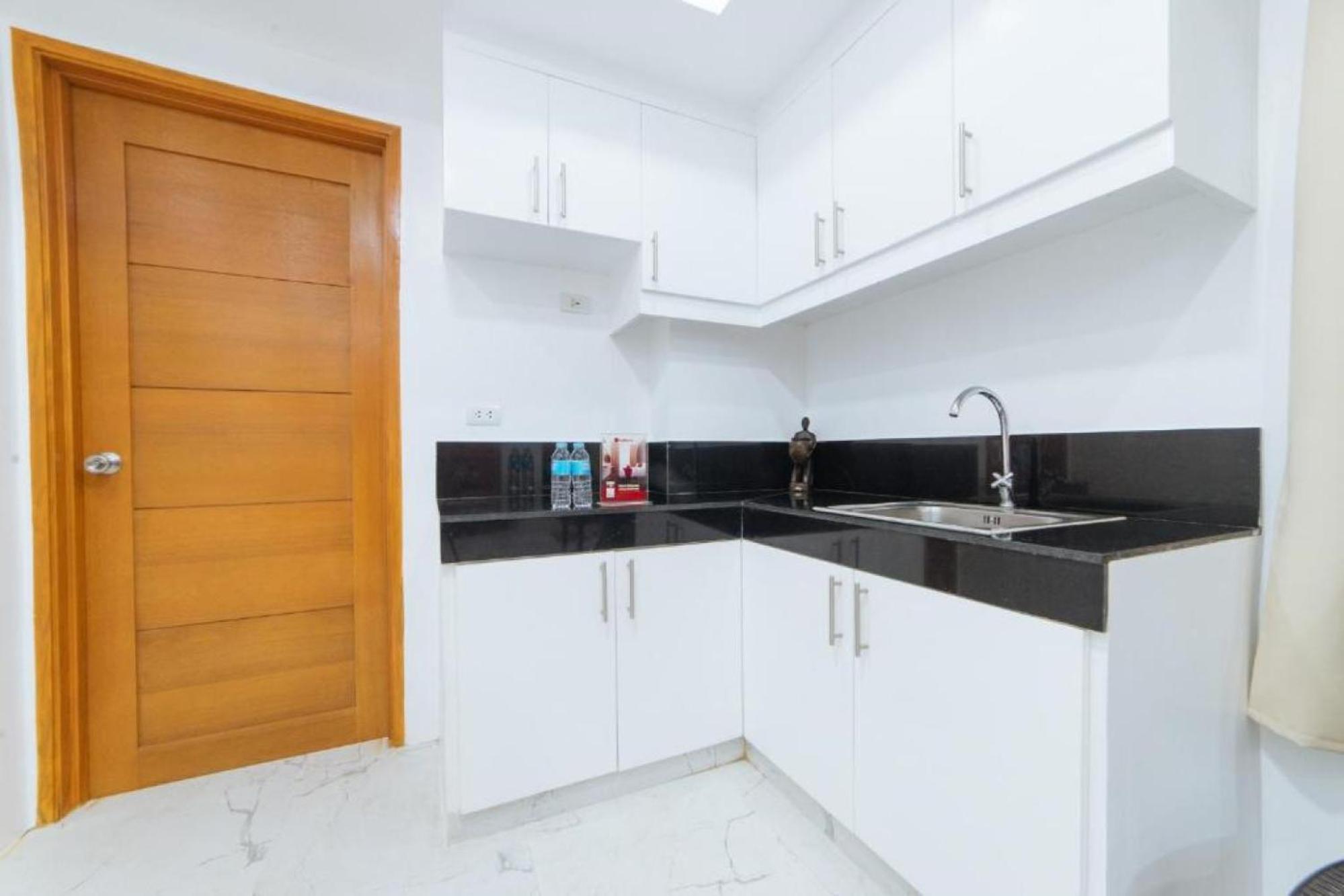 Reddoorz At Dbuilders Rooms Bangkal Makati ماكاتي المظهر الخارجي الصورة