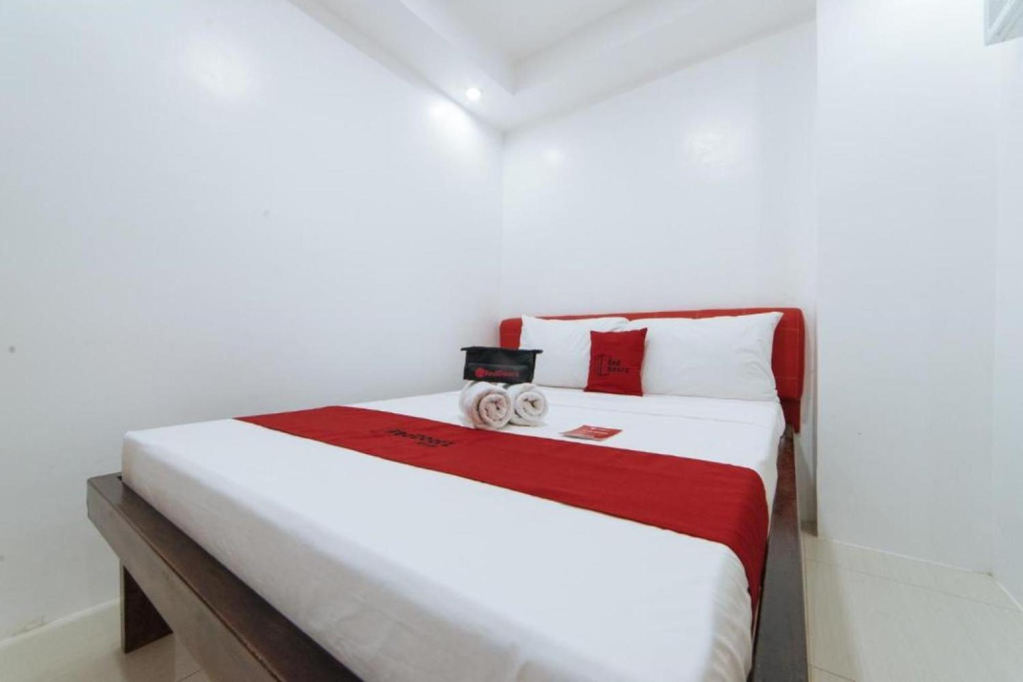 Reddoorz At Dbuilders Rooms Bangkal Makati ماكاتي المظهر الخارجي الصورة