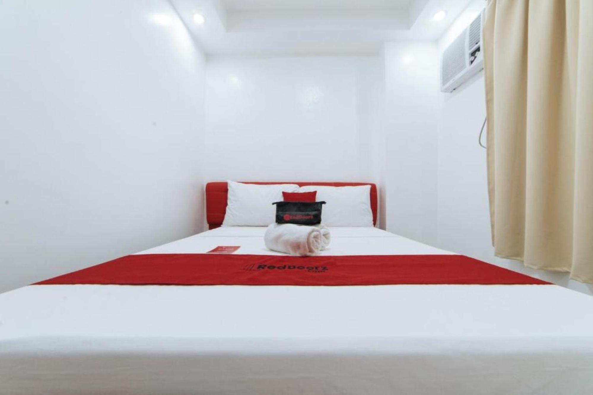 Reddoorz At Dbuilders Rooms Bangkal Makati ماكاتي المظهر الخارجي الصورة