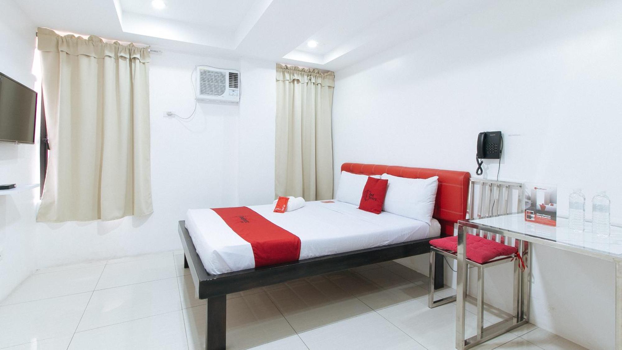 Reddoorz At Dbuilders Rooms Bangkal Makati ماكاتي المظهر الخارجي الصورة