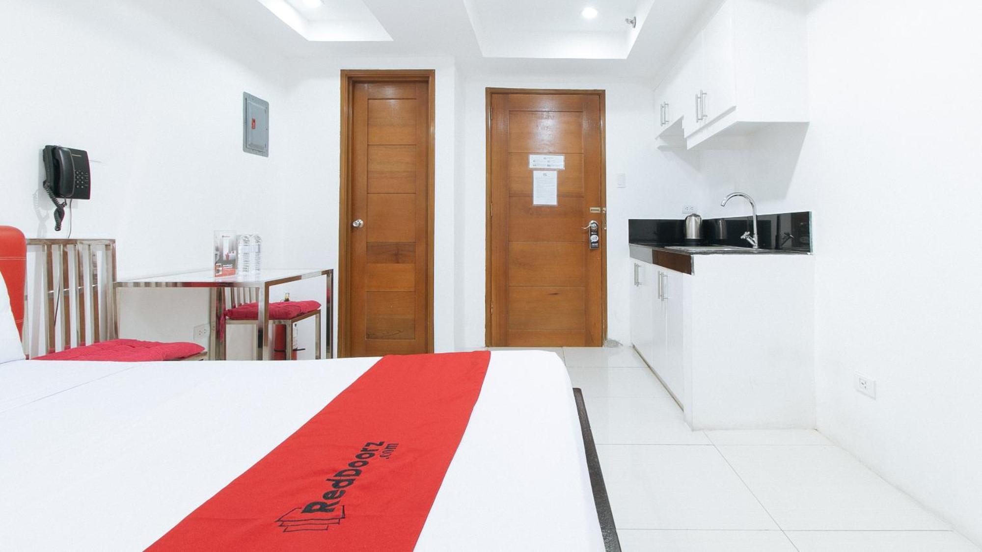 Reddoorz At Dbuilders Rooms Bangkal Makati ماكاتي المظهر الخارجي الصورة