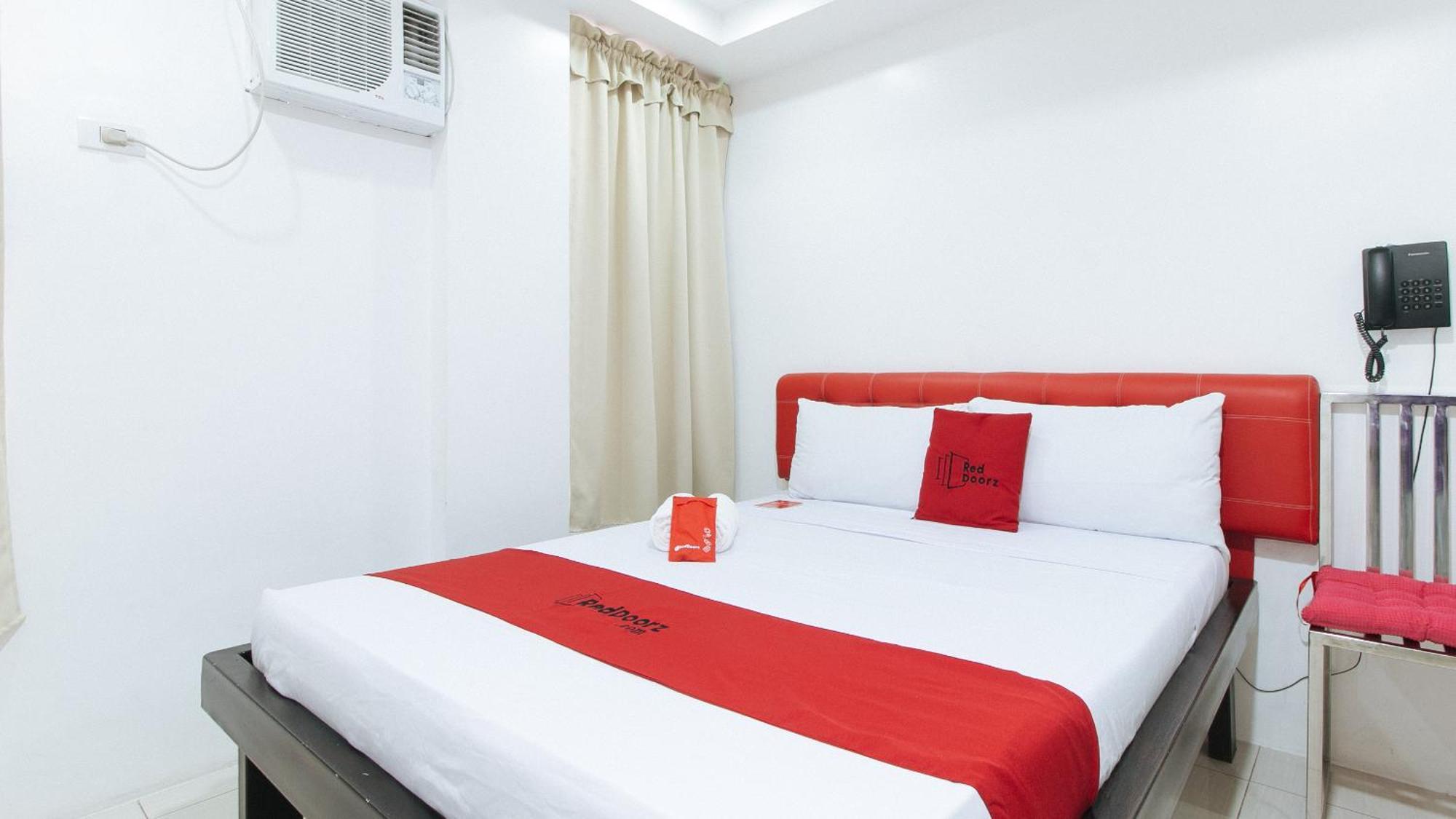 Reddoorz At Dbuilders Rooms Bangkal Makati ماكاتي المظهر الخارجي الصورة