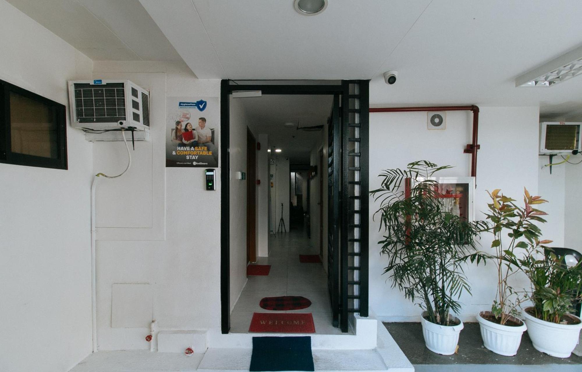 Reddoorz At Dbuilders Rooms Bangkal Makati ماكاتي المظهر الخارجي الصورة