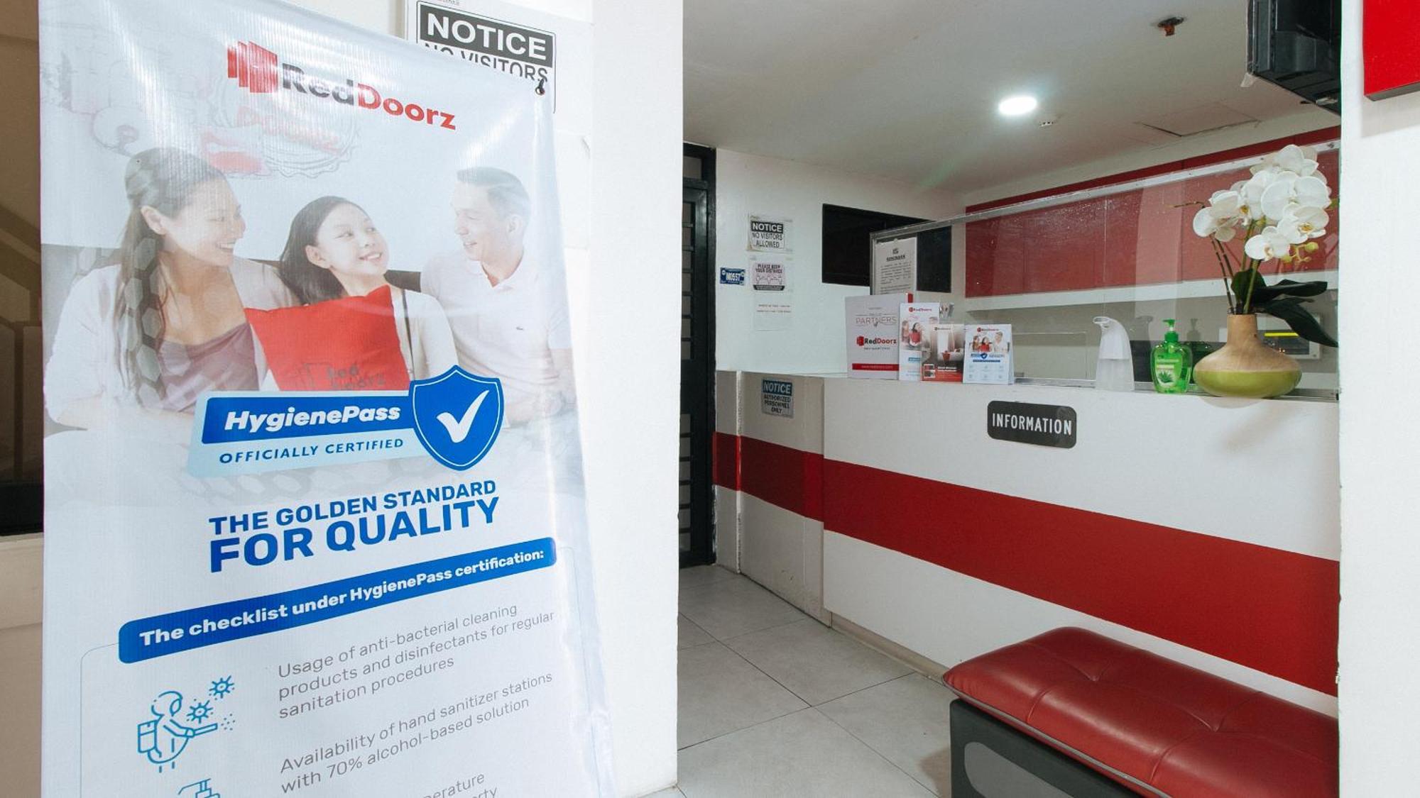 Reddoorz At Dbuilders Rooms Bangkal Makati ماكاتي المظهر الخارجي الصورة